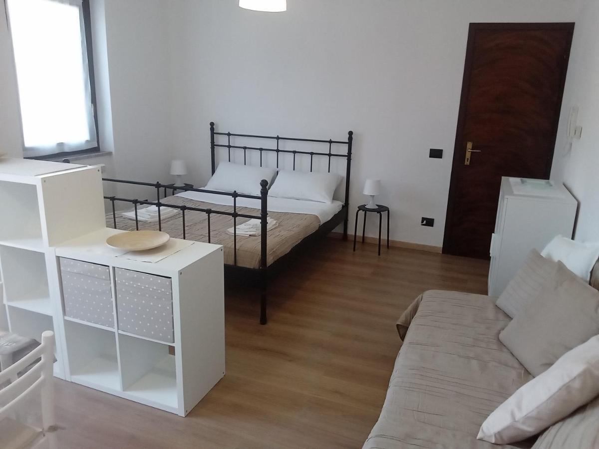 Апартаменты Casa Stefania 3 Манделло-дель-Ларио Экстерьер фото